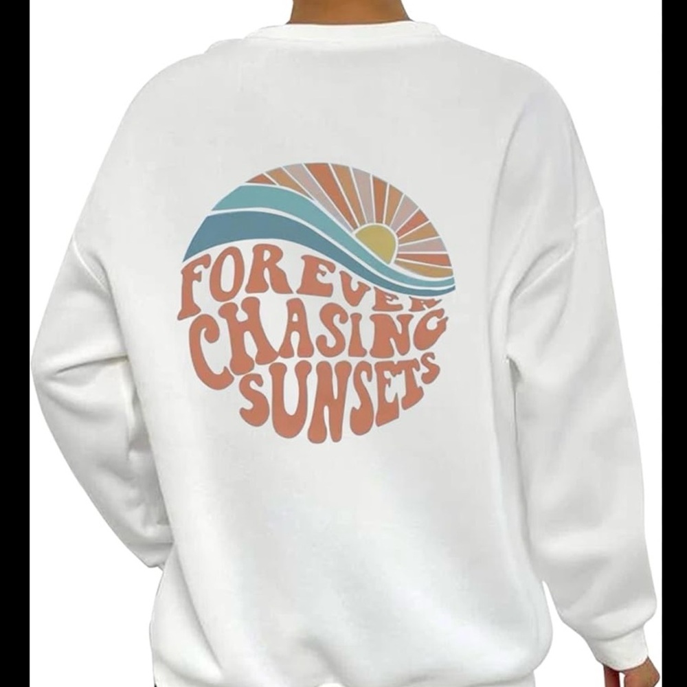 Gildan White Graphic Crew Neck Sweatshirt with Sunset Design Size S - Picture 1 of 7